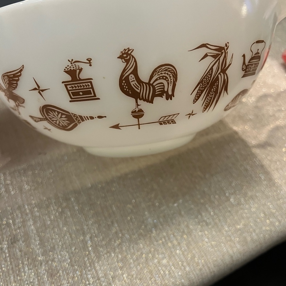 Vintage White Pyrex federal Americana Bowl
Farmhouse - Picture 3 of 7
